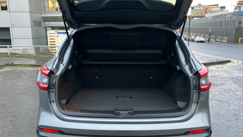 Nissan Qashqai 1.2 DiG-T N-Connecta 5dr Petrol Hatchback